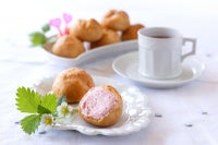 【アレルギー対応　シュークリーム(いちご風味)　卵・乳・小麦不使用　タカキベーカリー　ギフト　誕生日　お祝い　おやつ　冷凍】